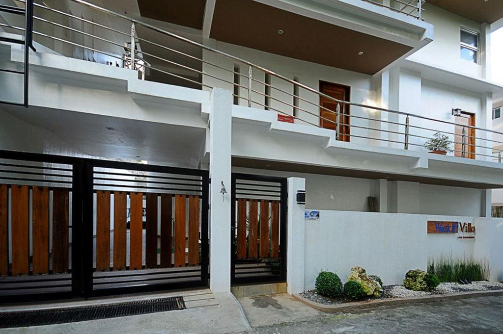 Bluewaves Westcliff Villa Balabag  Exterior photo