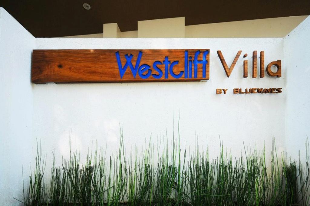 Bluewaves Westcliff Villa Balabag  Exterior photo