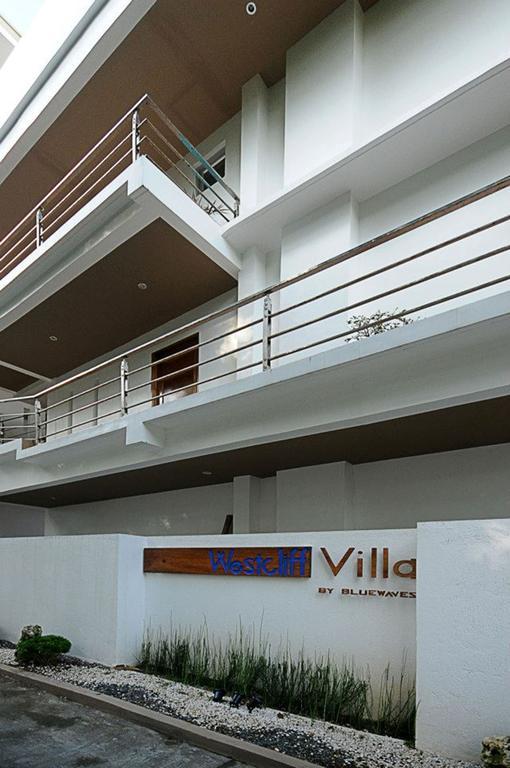 Bluewaves Westcliff Villa Balabag  Exterior photo
