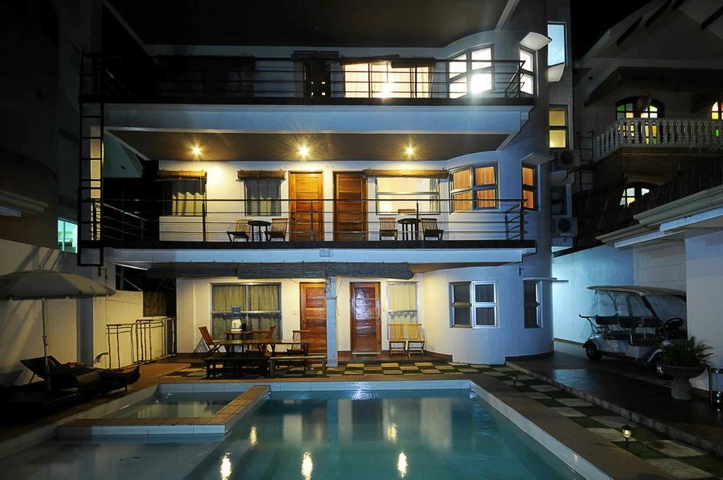 Bluewaves Westcliff Villa Balabag  Exterior photo