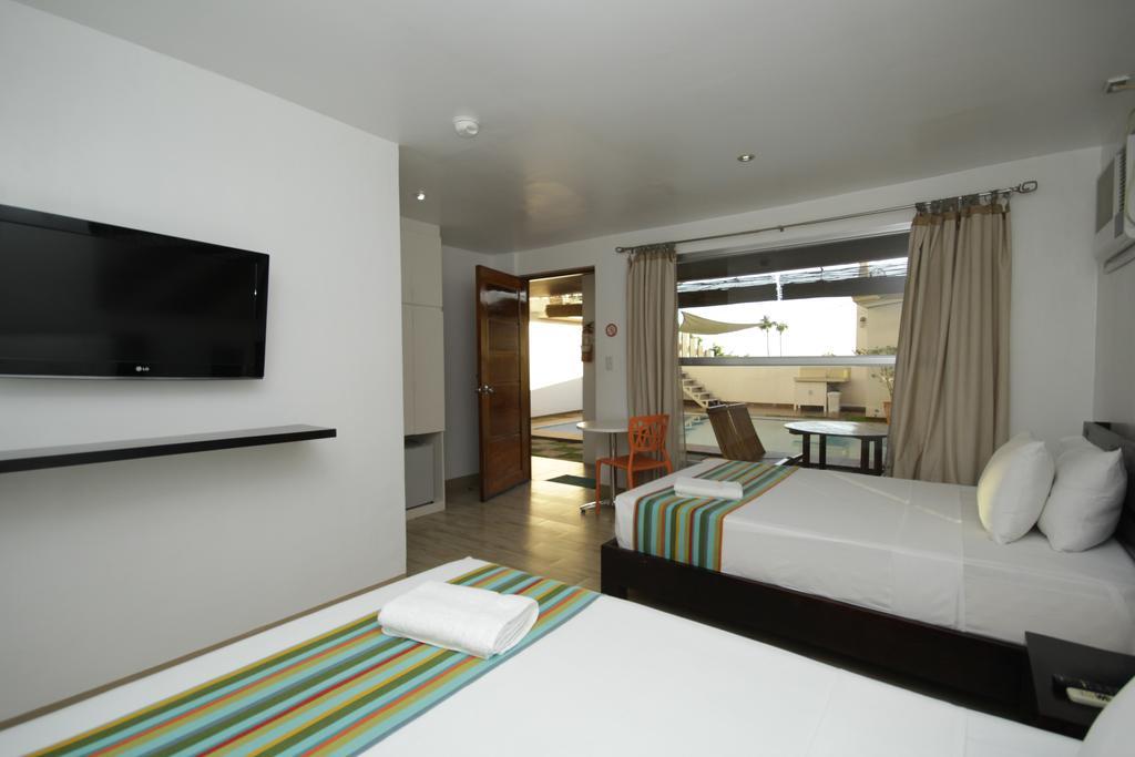Bluewaves Westcliff Villa Balabag  Exterior photo
