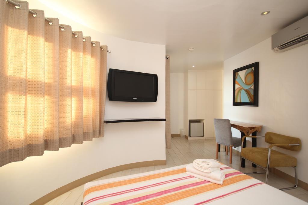 Bluewaves Westcliff Villa Balabag  Exterior photo