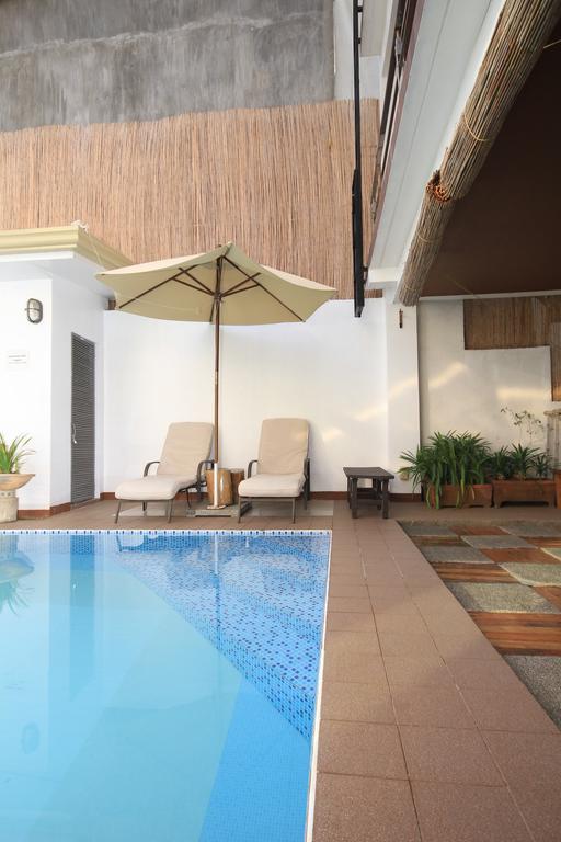 Bluewaves Westcliff Villa Balabag  Exterior photo