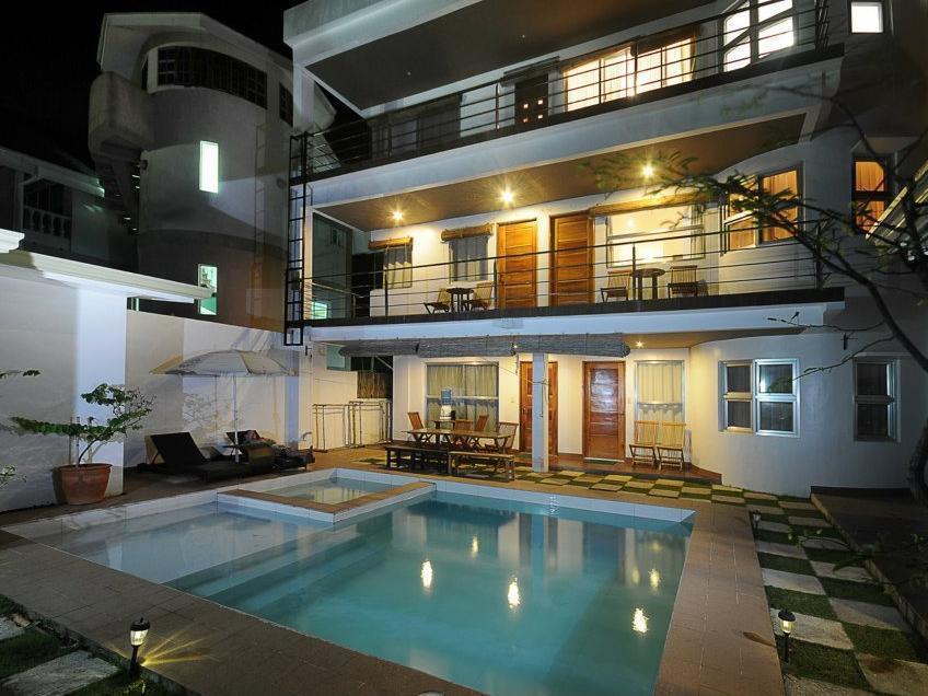 Bluewaves Westcliff Villa Balabag  Exterior photo